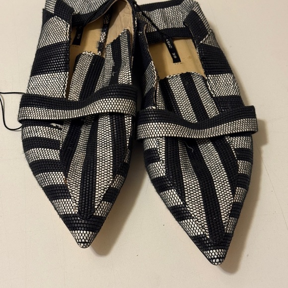 Stylish Black and White Women's Shoes - Picture 4 of 15